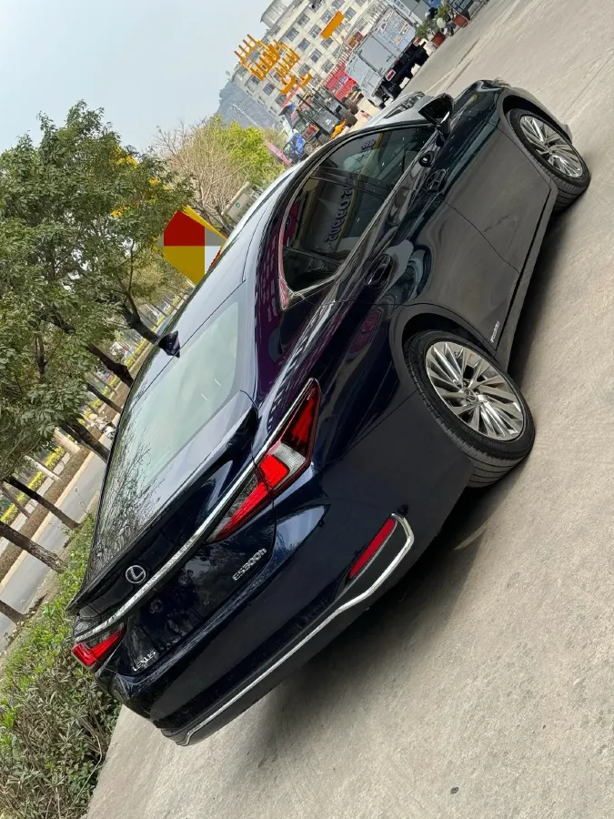 2021 Lexus ES 2.5L 178HP L4 E-CVT Hybrid,autocango,china used car exporter,china ev exporter,chinese used car exporter,chinese used ev exporter