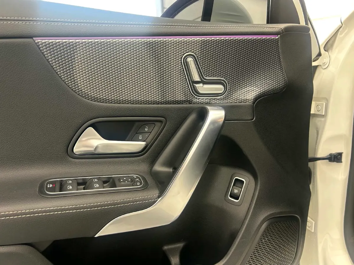 2020 Mercedes-Benz A Class 1.3T 163HP L4 7DCT,autocango,china used car exporter,china ev exporter,chinese used car exporter,chinese used ev exporter