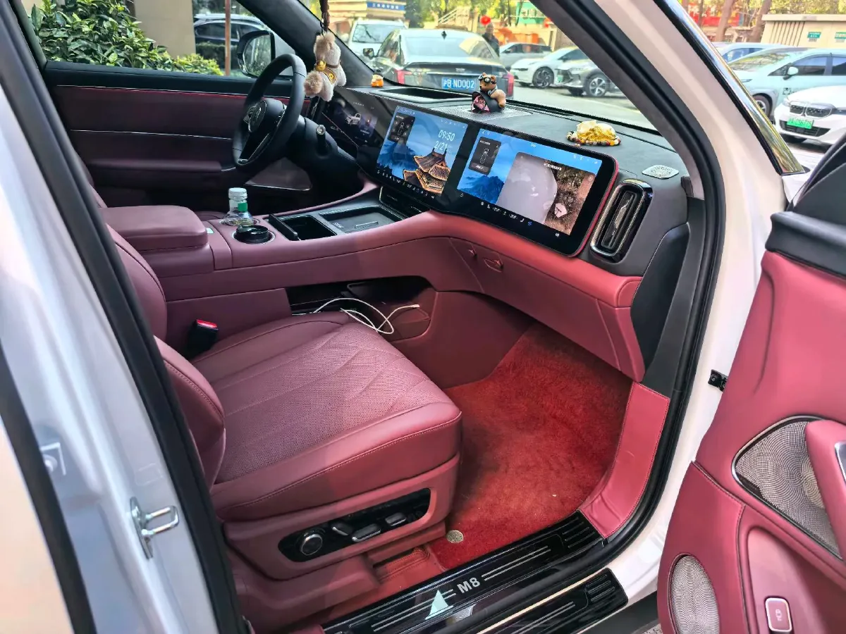 2025 AITO AITO M8 REEV 160HP REEV 53.4KWH,autocango,china used car exporter,china ev exporter,chinese used car exporter,chinese used ev exporter