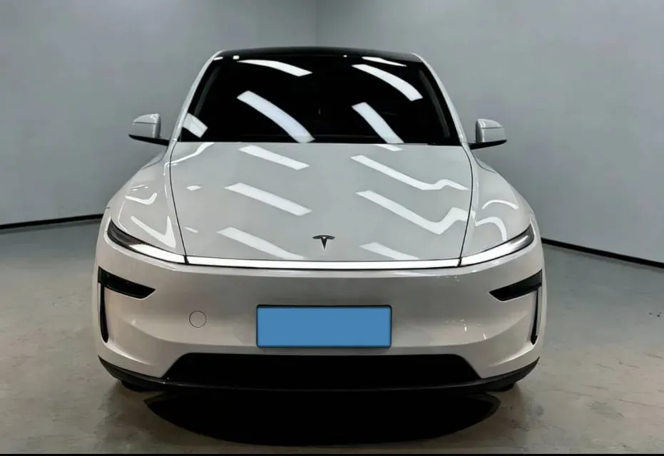 2025 Tesla Model Y BEV 62.5KWH,autocango,china used car exporter,china ev exporter,chinese used car exporter,chinese used ev exporter
