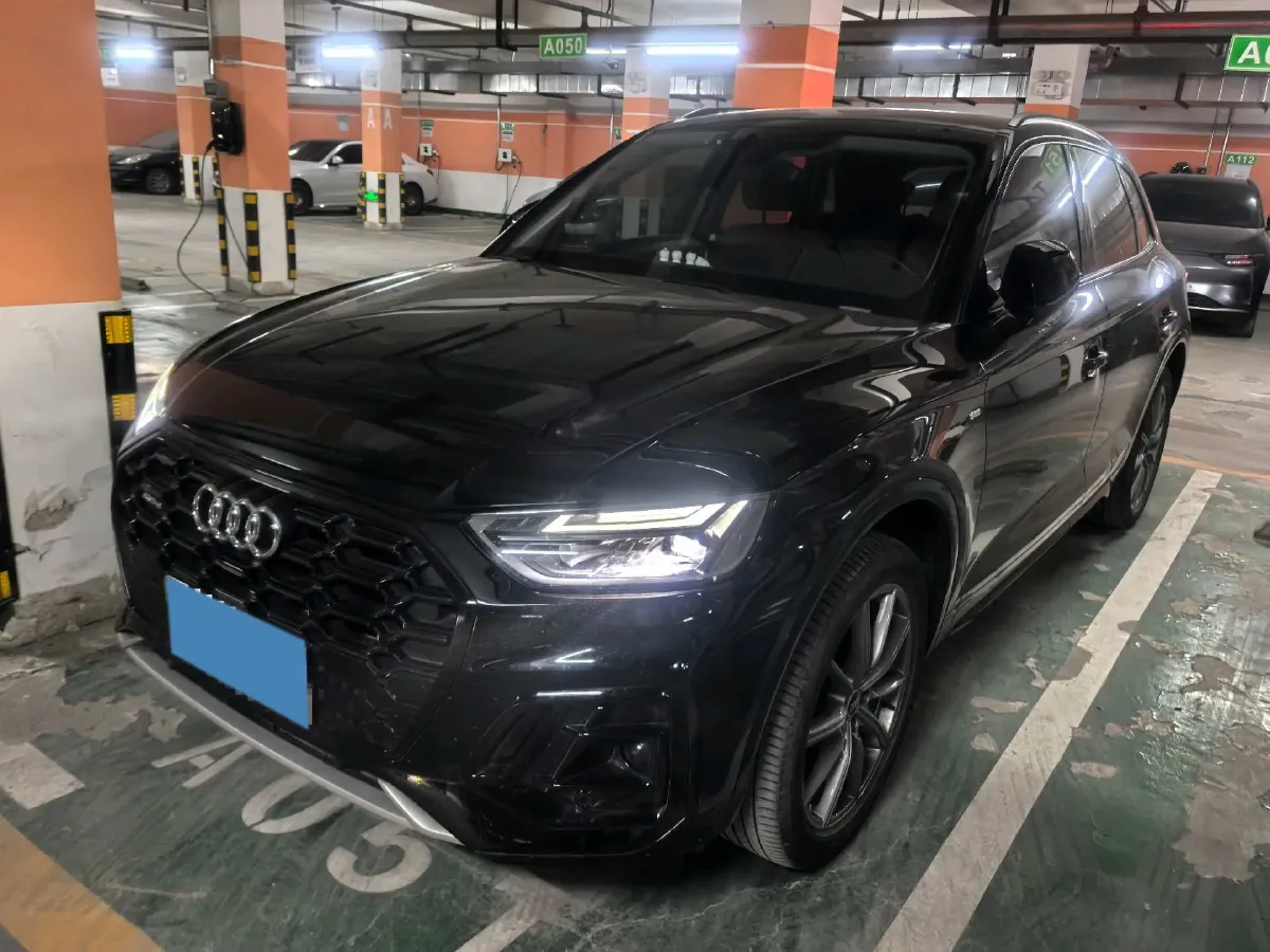 2022 Audi Q5L 2.0T 190HP L4 7DCT,autocango,china used car exporter,china ev exporter,chinese used car exporter,chinese used ev exporter