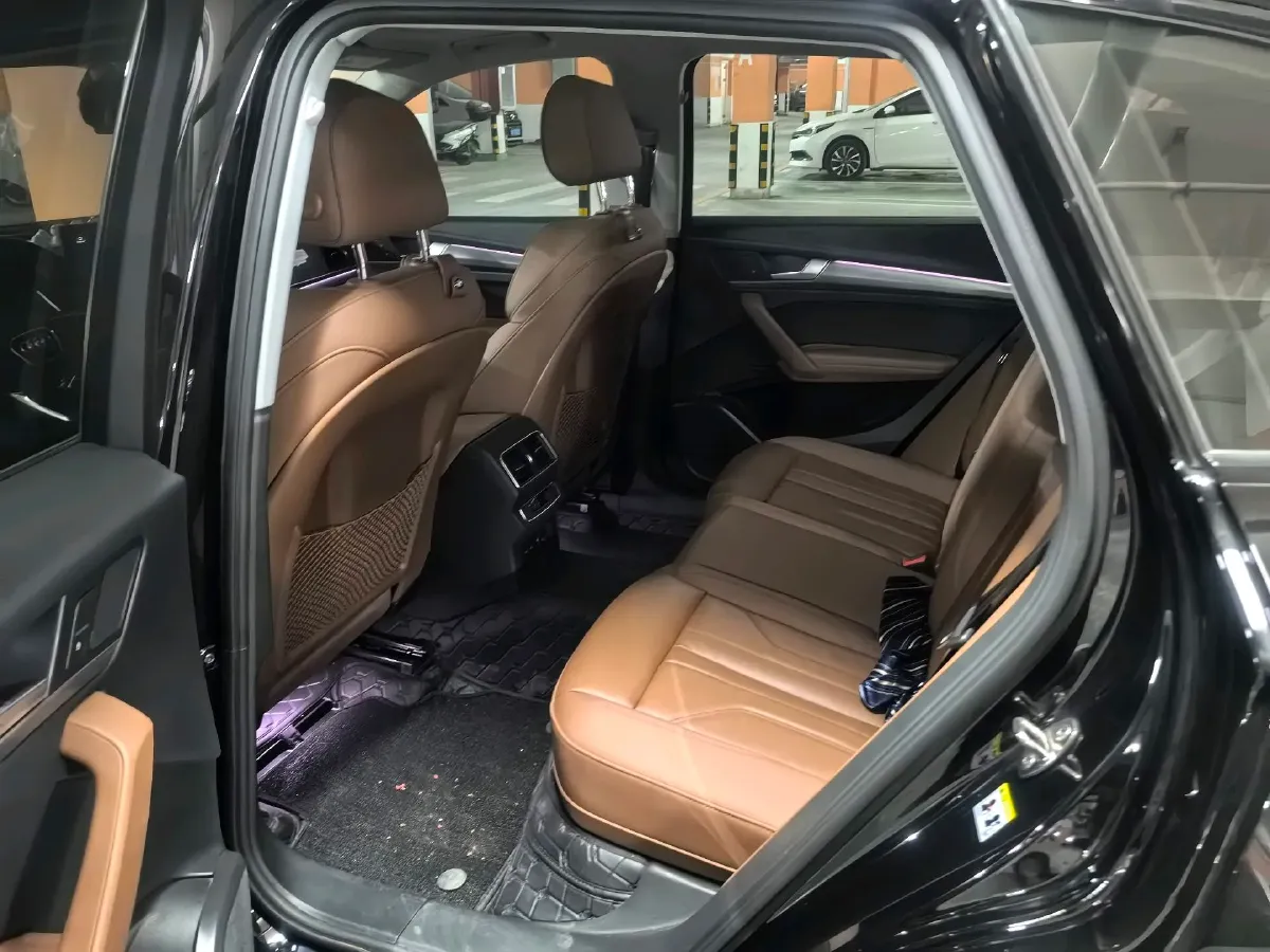 2022 Audi Q5L 2.0T 190HP L4 7DCT,autocango,china used car exporter,china ev exporter,chinese used car exporter,chinese used ev exporter