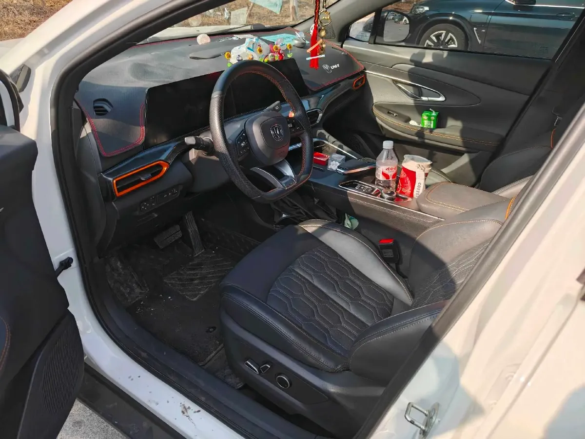 2022 ChangAn UNI-T 1.5T 188HP L4 7DCT,autocango,china used car exporter,china ev exporter,chinese used car exporter,chinese used ev exporter