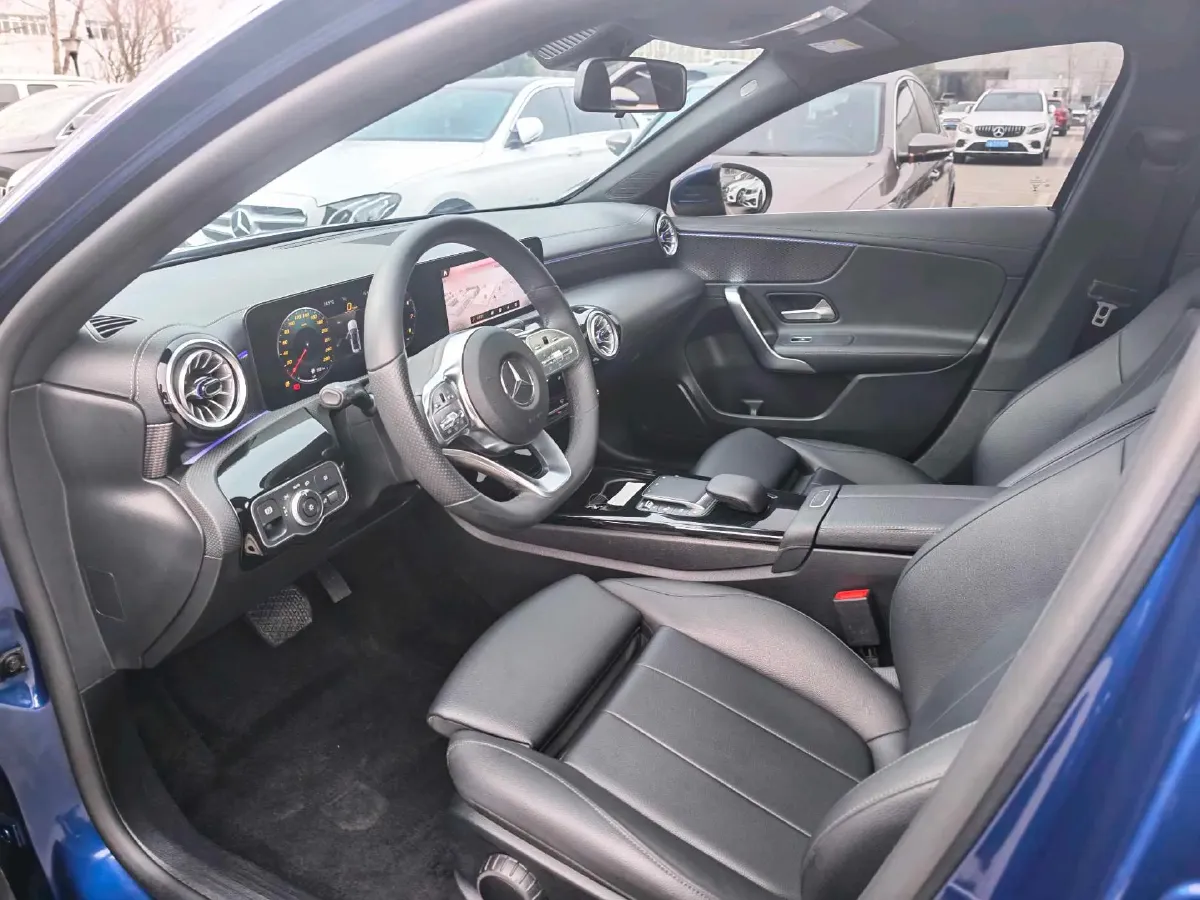2022 Mercedes-Benz A Class 1.3T 163HP L4 7DCT,autocango,china used car exporter,china ev exporter,chinese used car exporter,chinese used ev exporter