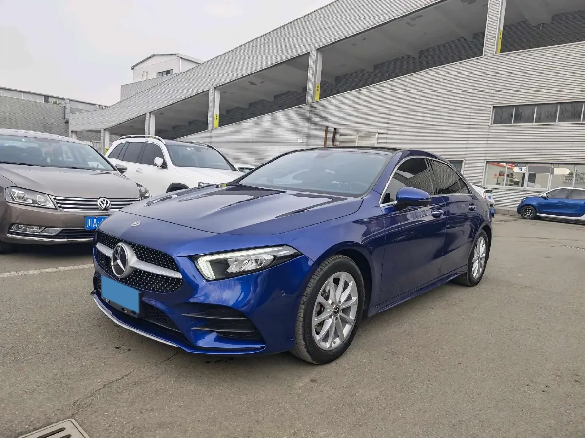 2022 Mercedes-Benz A Class 1.3T 163HP L4 7DCT,autocango,china used car exporter,china ev exporter,chinese used car exporter,chinese used ev exporter