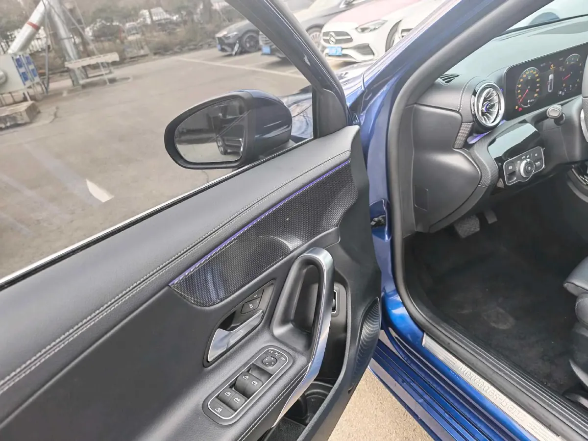 2022 Mercedes-Benz A Class 1.3T 163HP L4 7DCT,autocango,china used car exporter,china ev exporter,chinese used car exporter,chinese used ev exporter