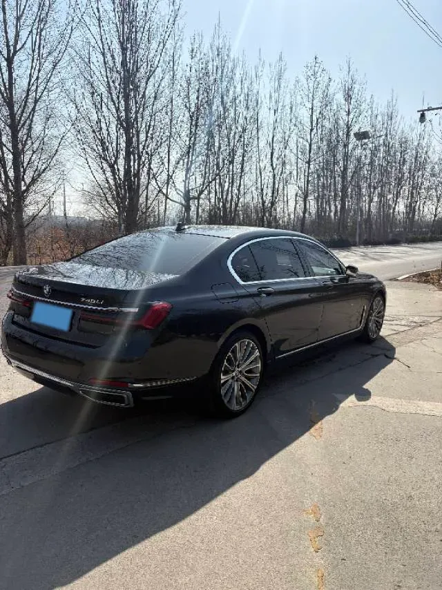 2021 BMW 7 Series 3.0T 340HP L6 8AT,autocango,china used car exporter,china ev exporter,chinese used car exporter,chinese used ev exporter