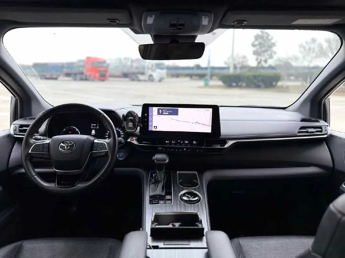 2023 Toyota Sienna 2.5L 189HP L4 E-CVT Hybrid,autocango,china used car exporter,china ev exporter,chinese used car exporter,chinese used ev exporter