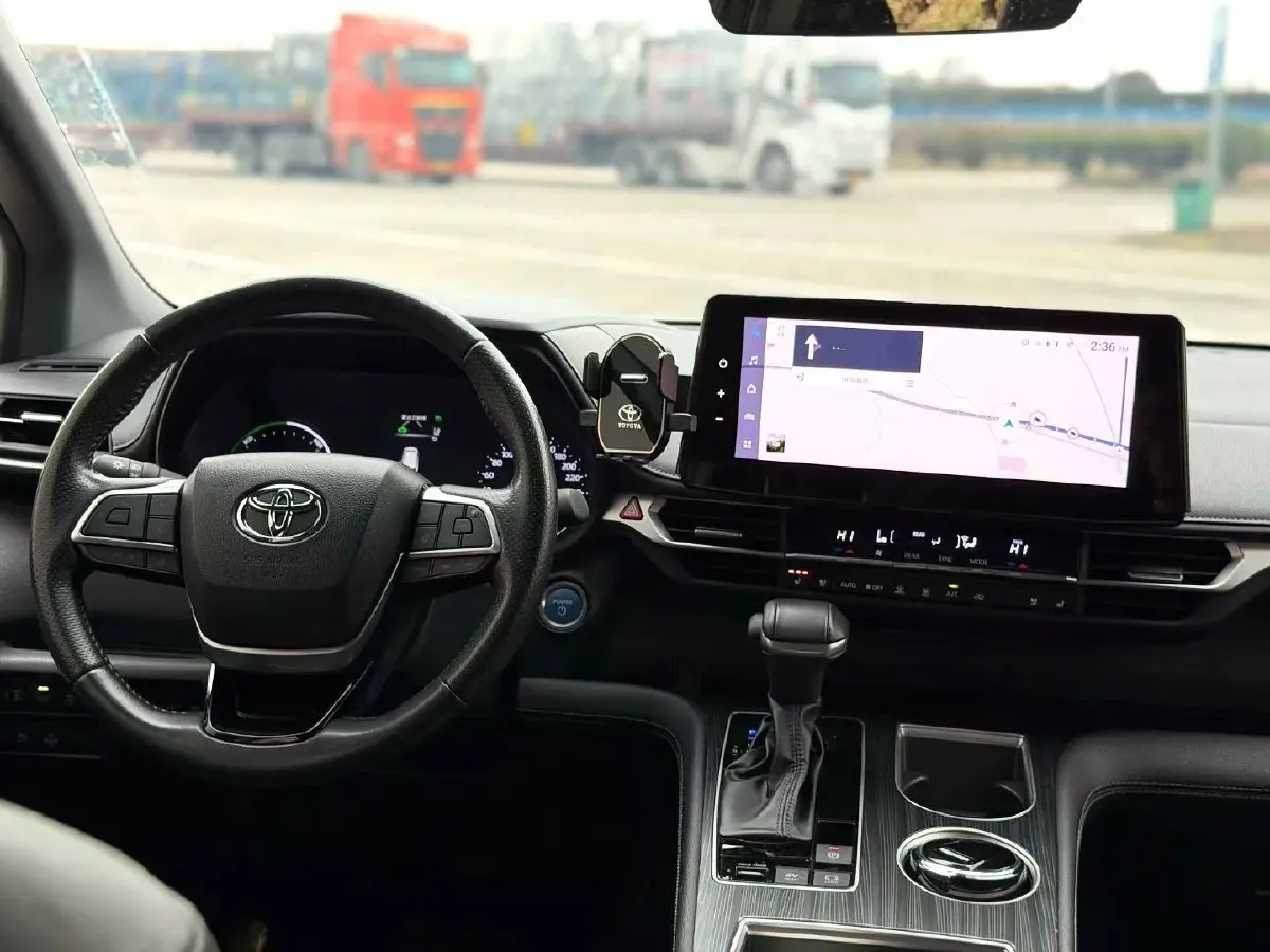 2023 Toyota Sienna 2.5L 189HP L4 E-CVT Hybrid,autocango,china used car exporter,china ev exporter,chinese used car exporter,chinese used ev exporter