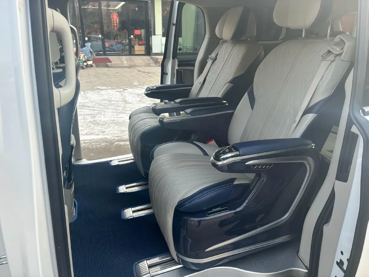 2020 Buick GL8 2.0T 237HP L4 9AT,autocango,china used car exporter,china ev exporter,chinese used car exporter,chinese used ev exporter