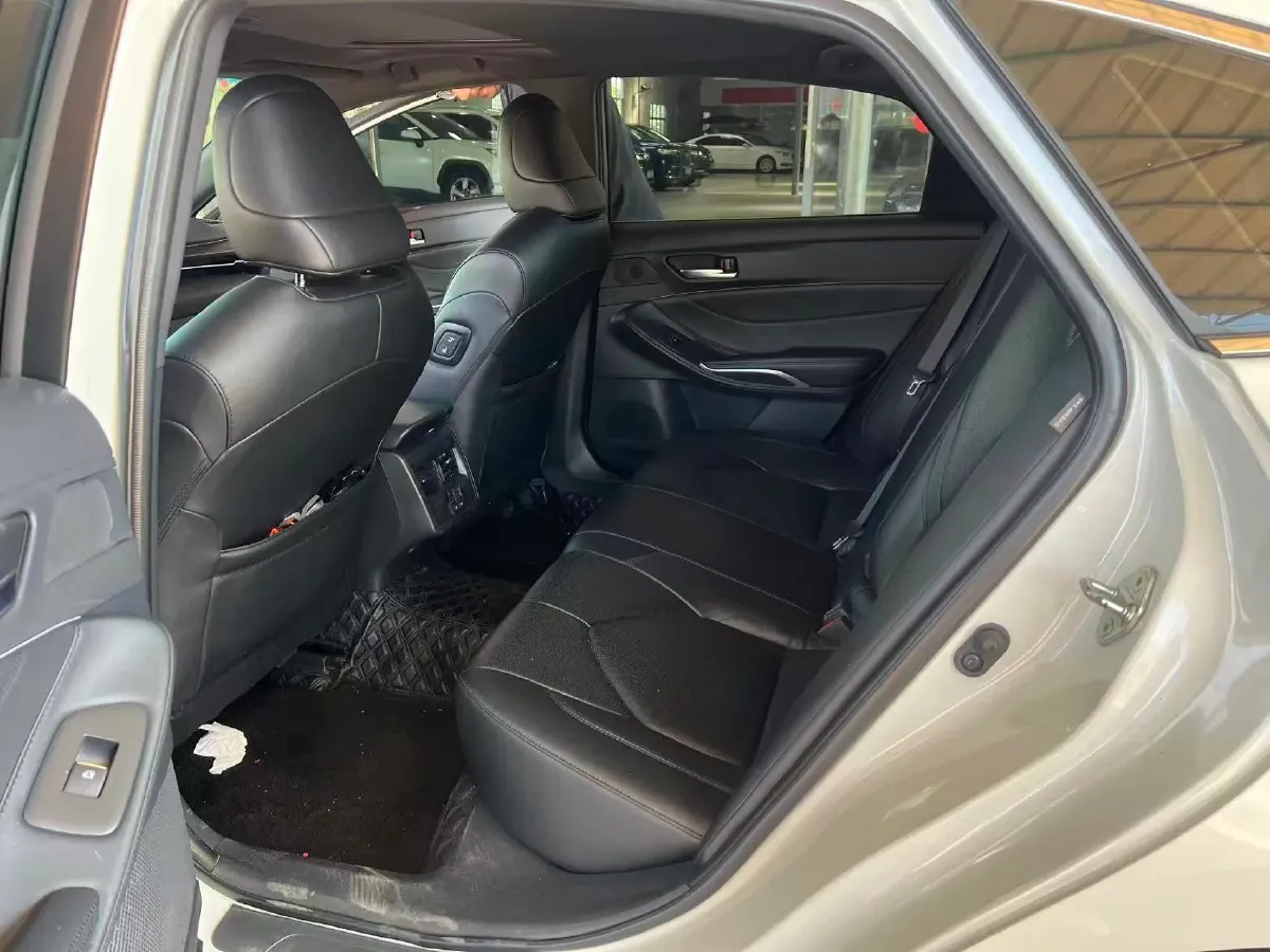 2022 Toyota Avalon 2.5L 209HP L4 8AT,autocango,china used car exporter,china ev exporter,chinese used car exporter,chinese used ev exporter