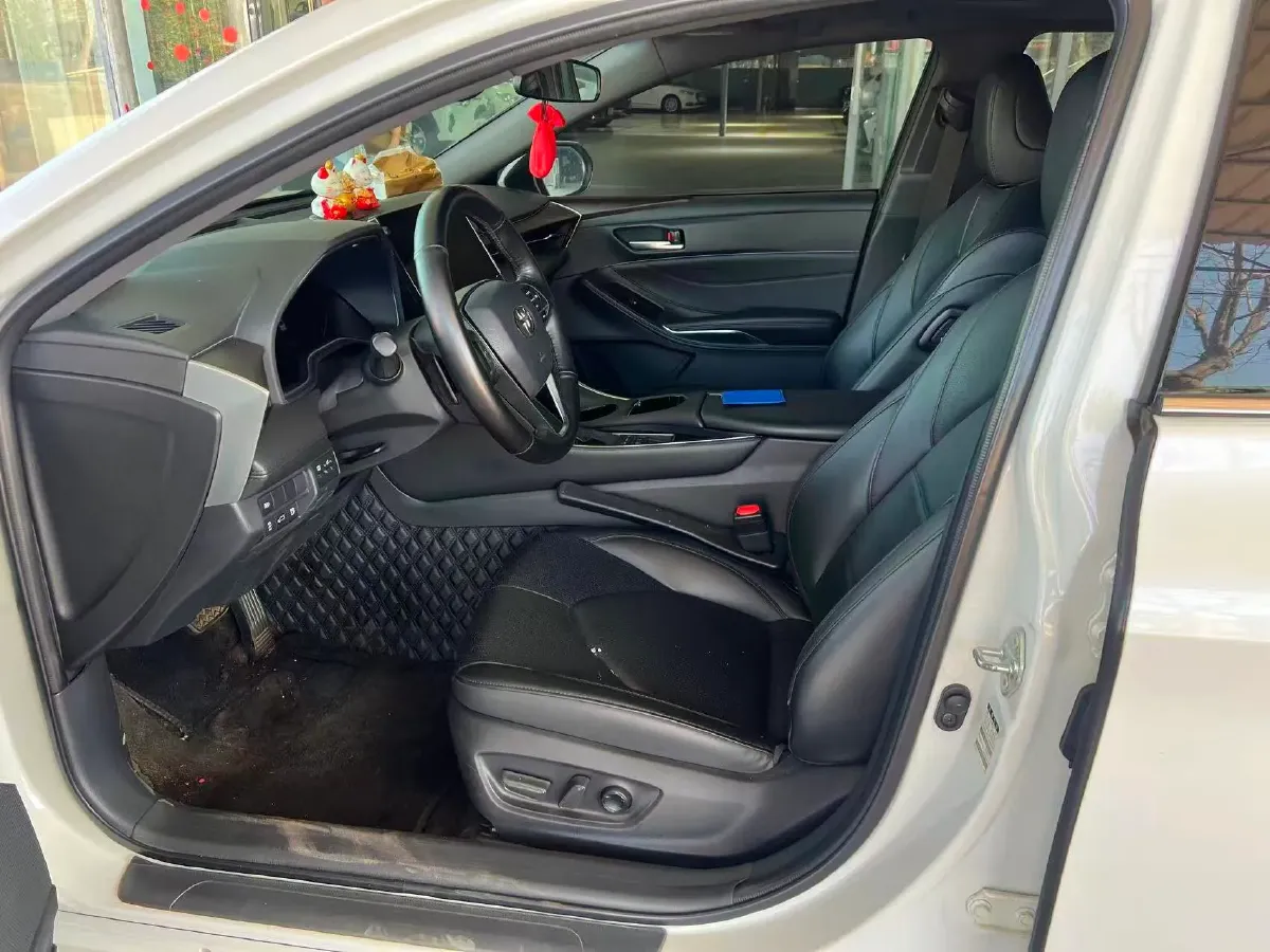 2022 Toyota Avalon 2.5L 209HP L4 8AT,autocango,china used car exporter,china ev exporter,chinese used car exporter,chinese used ev exporter