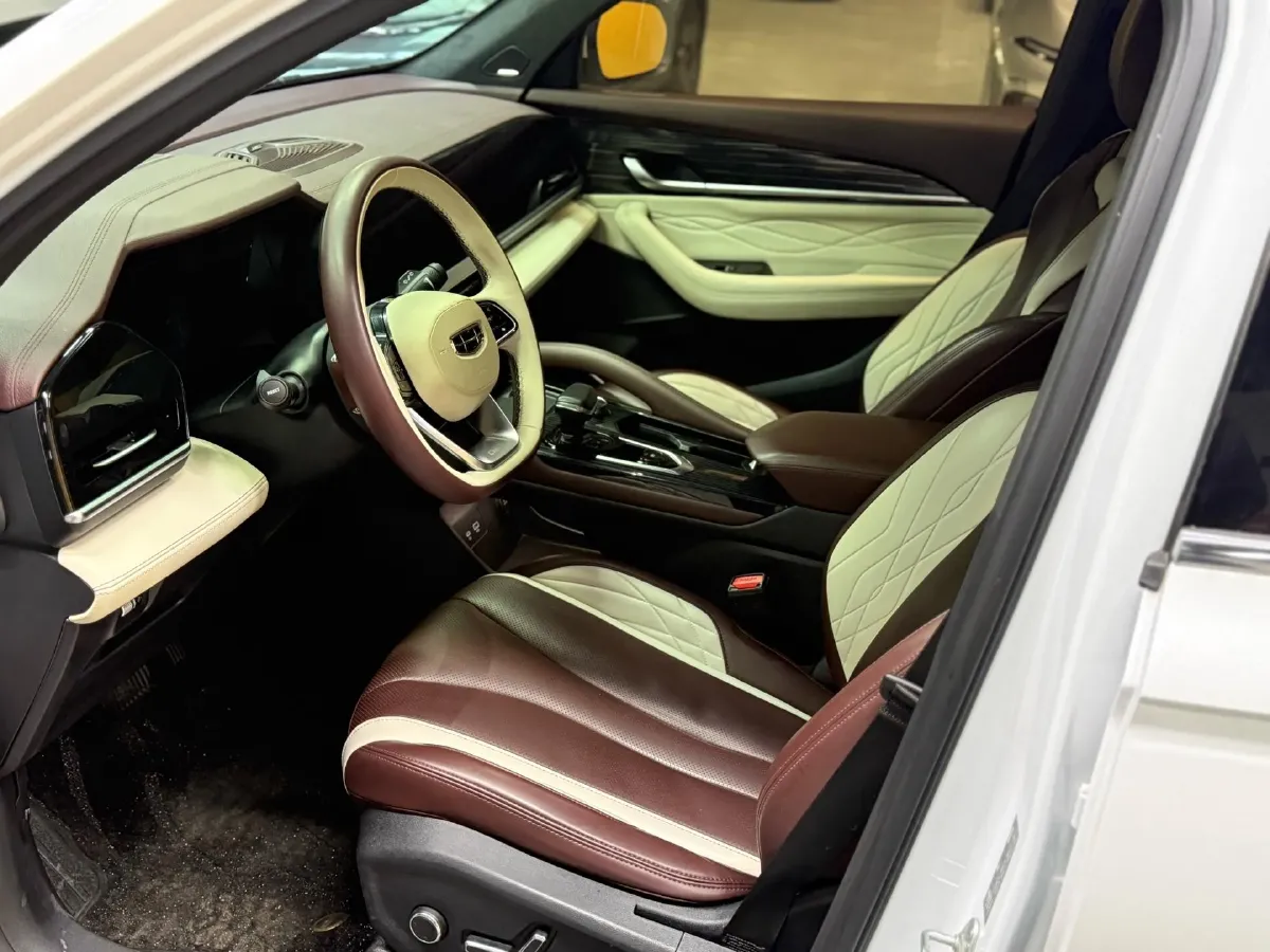 2021 Geely Monjaro 2.0T 218HP L4 7DCT,autocango,china used car exporter,china ev exporter,chinese used car exporter,chinese used ev exporter