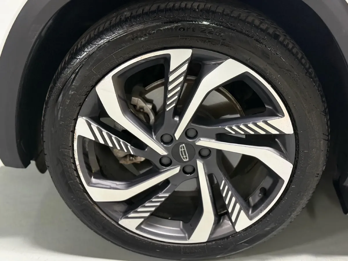 2021 Geely Monjaro 2.0T 218HP L4 7DCT,autocango,china used car exporter,china ev exporter,chinese used car exporter,chinese used ev exporter