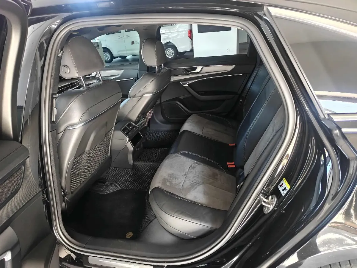 2021 Audi A6L 2.0T 224HP L4 7DCT,autocango,china used car exporter,china ev exporter,chinese used car exporter,chinese used ev exporter