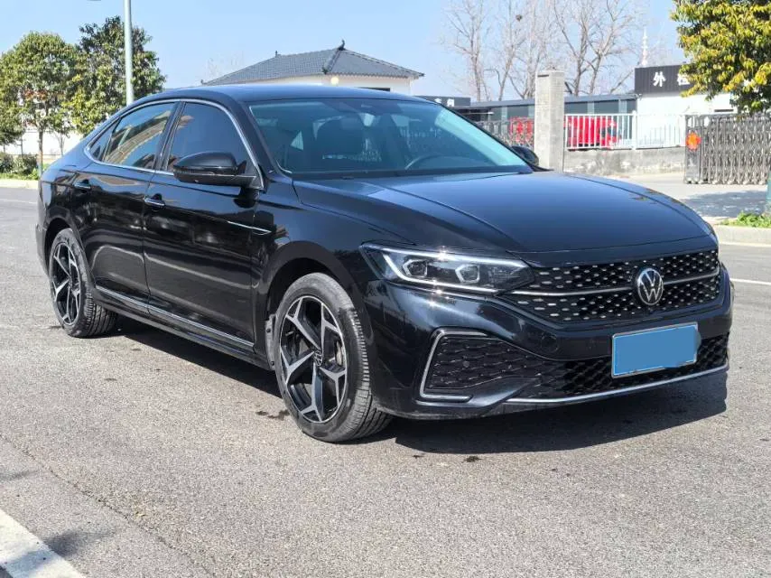 2023 Volkswagen Passat 2.0T 186HP L4 7DCT,autocango,china used car exporter,china ev exporter,chinese used car exporter,chinese used ev exporter