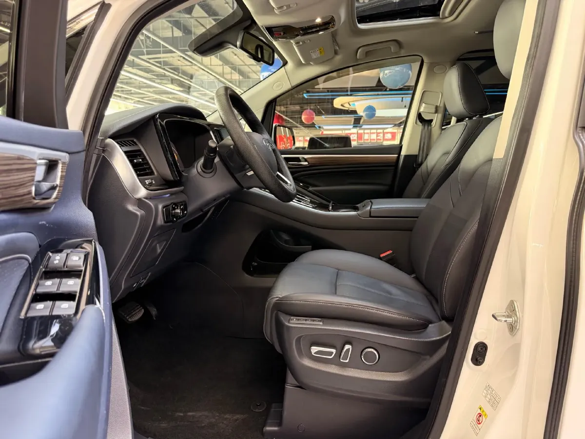 2021 GAC Trumpchi M8 2.0T 252HP L4 8AT,autocango,china used car exporter,china ev exporter,chinese used car exporter,chinese used ev exporter