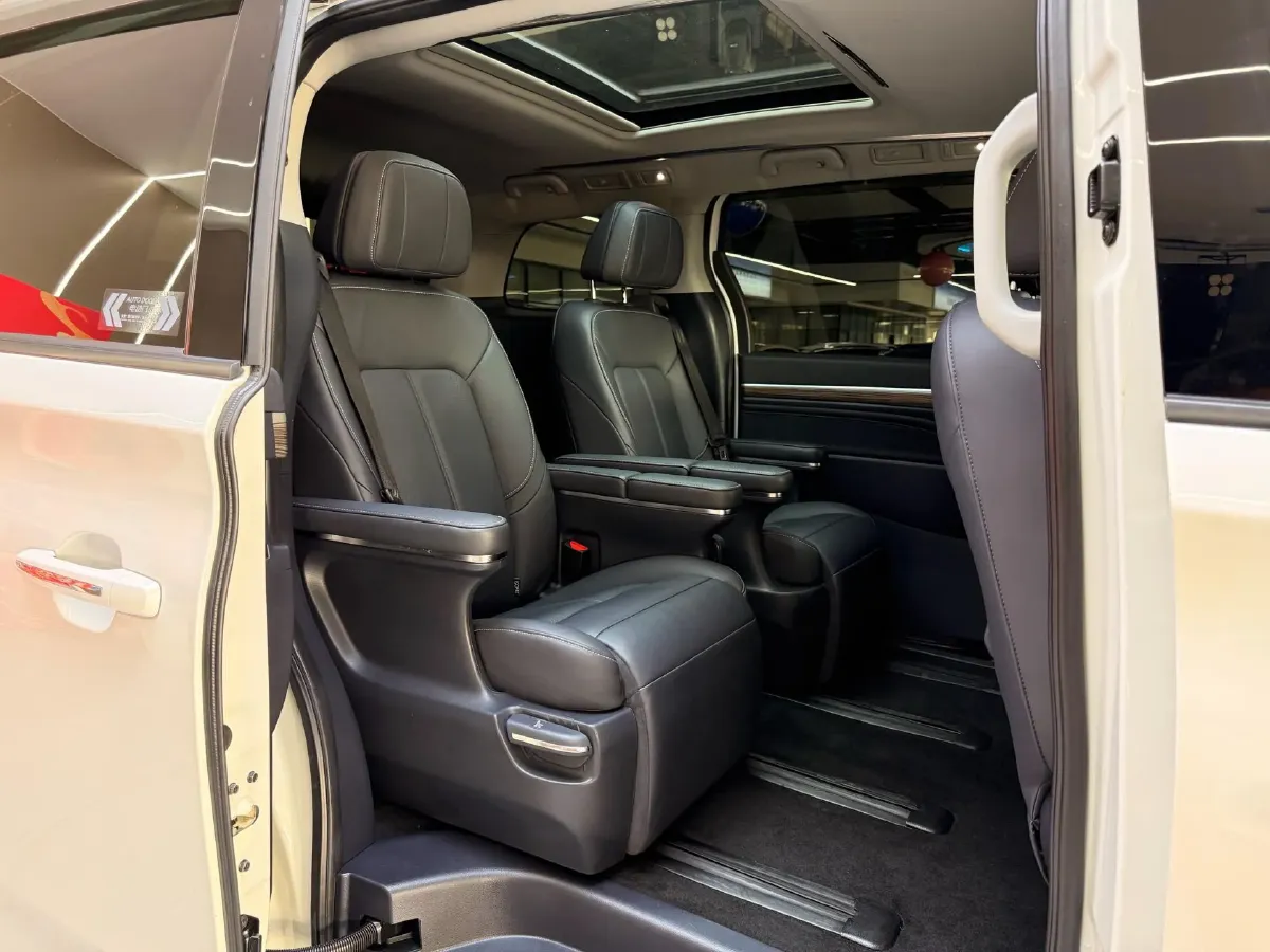 2021 GAC Trumpchi M8 2.0T 252HP L4 8AT,autocango,china used car exporter,china ev exporter,chinese used car exporter,chinese used ev exporter