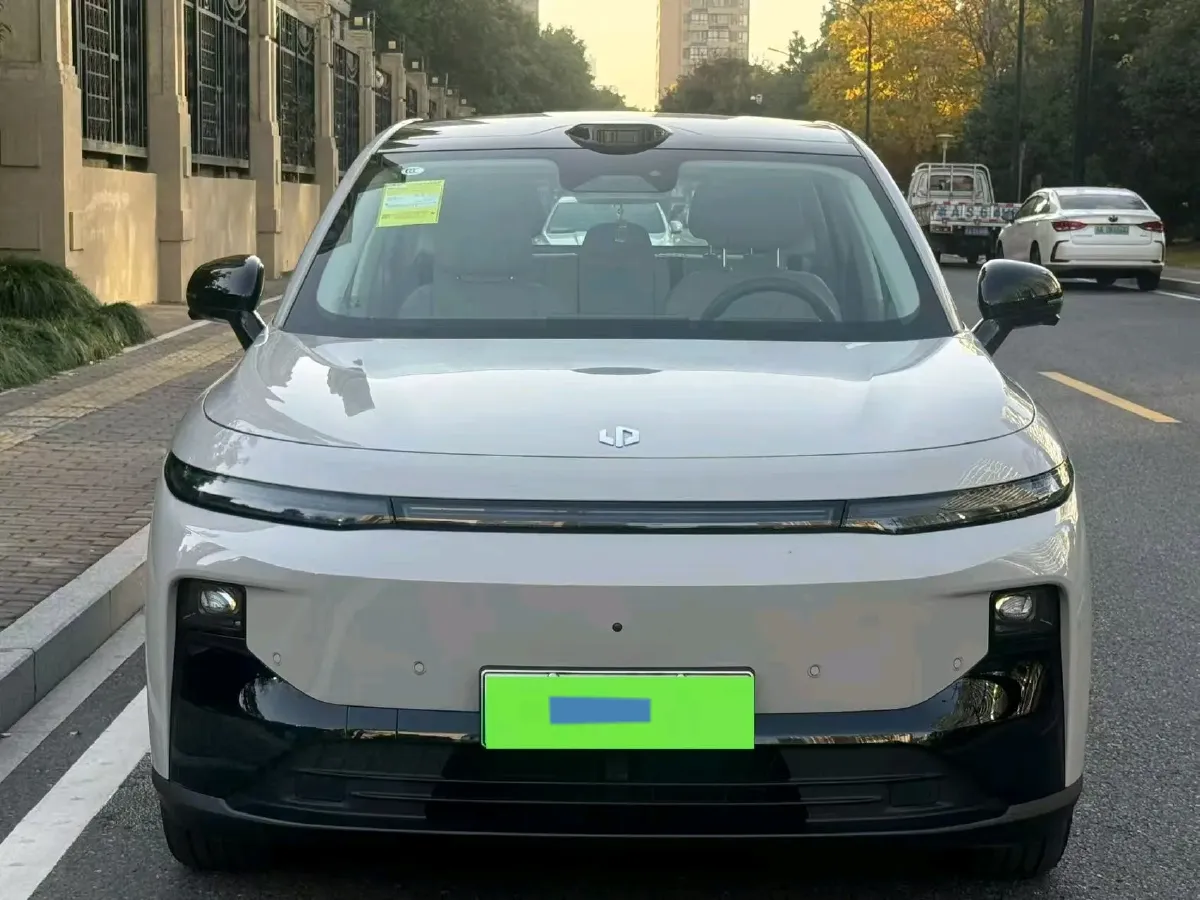 2025 Leapmotor B10 BEV 67.1KWH,autocango,china used car exporter,china ev exporter,chinese used car exporter,chinese used ev exporter