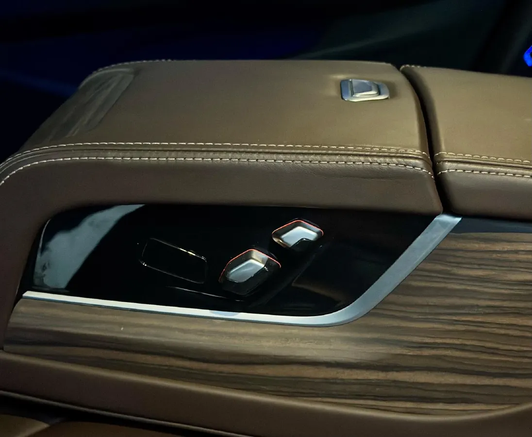 2020 BMW 5 Series 2.0T 184HP L4 8AT PHEV 17.7KWH,autocango,china used car exporter,china ev exporter,chinese used car exporter,chinese used ev exporter