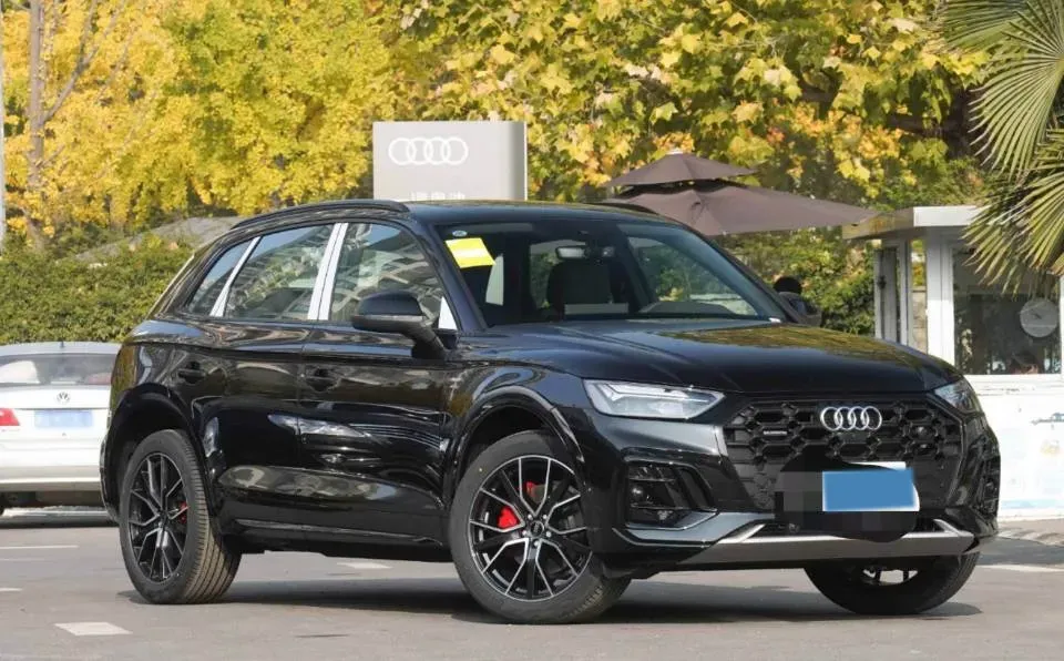 2024 Audi Q5L 2.0T 245HP L4 7DCT,autocango,china used car exporter,china ev exporter,chinese used car exporter,chinese used ev exporter
