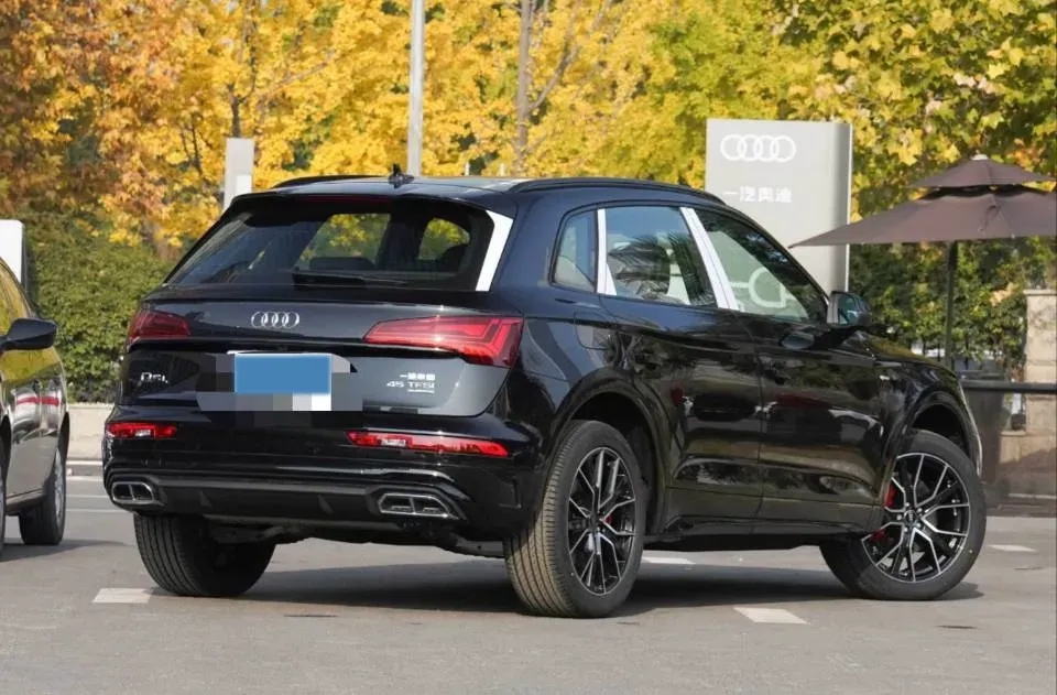 2024 Audi Q5L 2.0T 245HP L4 7DCT,autocango,china used car exporter,china ev exporter,chinese used car exporter,chinese used ev exporter