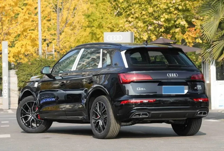 2024 Audi Q5L 2.0T 245HP L4 7DCT,autocango,china used car exporter,china ev exporter,chinese used car exporter,chinese used ev exporter