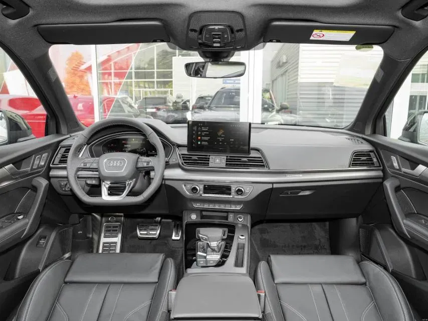 2024 Audi Q5L 2.0T 245HP L4 7DCT,autocango,china used car exporter,china ev exporter,chinese used car exporter,chinese used ev exporter