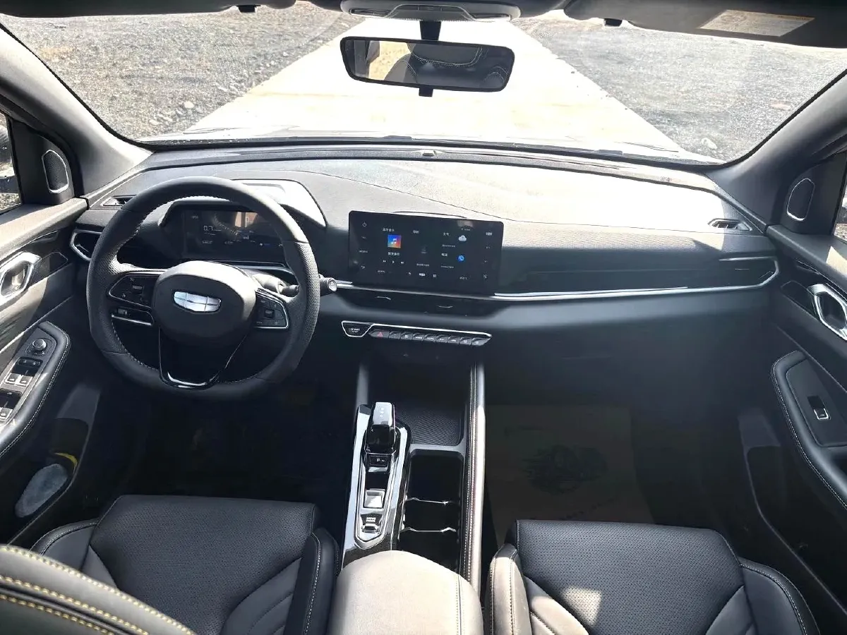 2025 Geely Coolray 1.5T 181HP L4 7DCT,autocango,china used car exporter,china ev exporter,chinese used car exporter,chinese used ev exporter