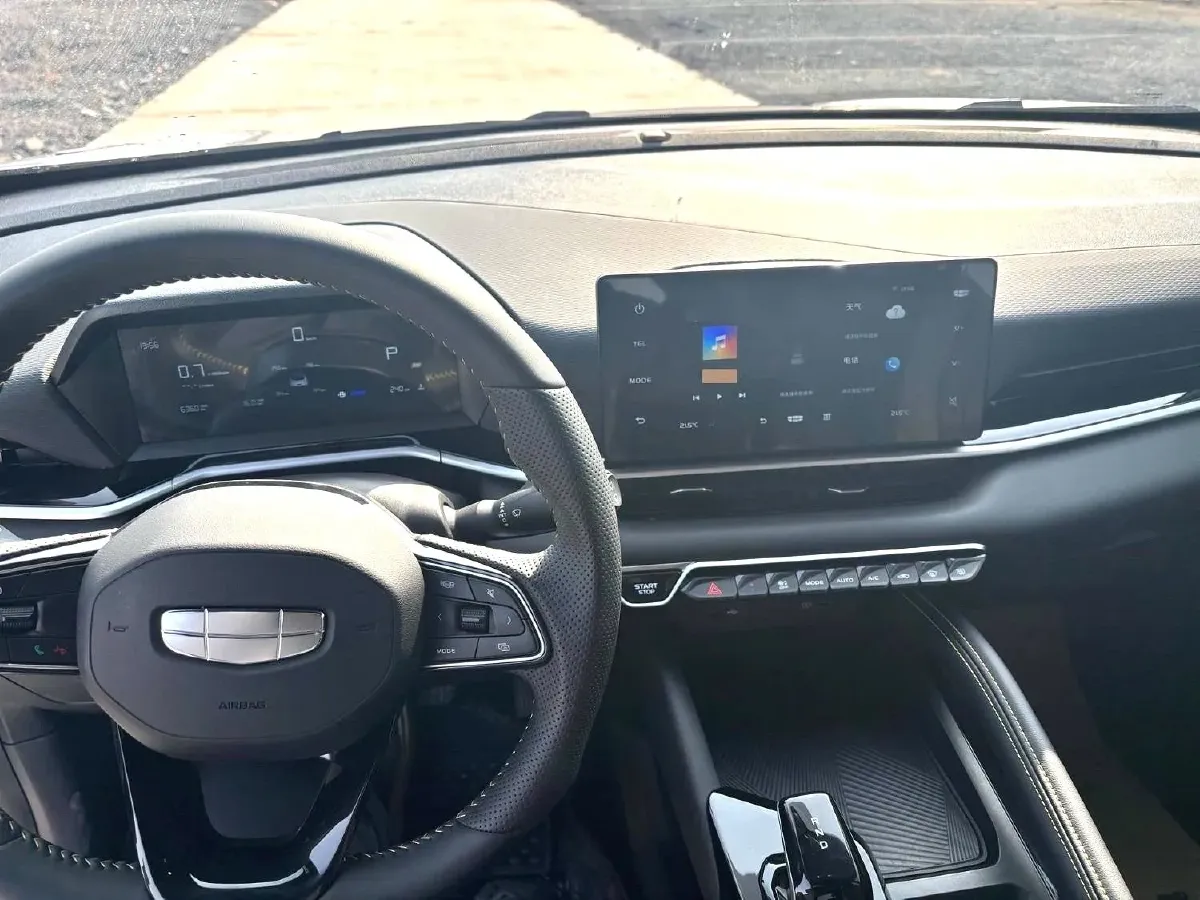 2025 Geely Coolray 1.5T 181HP L4 7DCT,autocango,china used car exporter,china ev exporter,chinese used car exporter,chinese used ev exporter