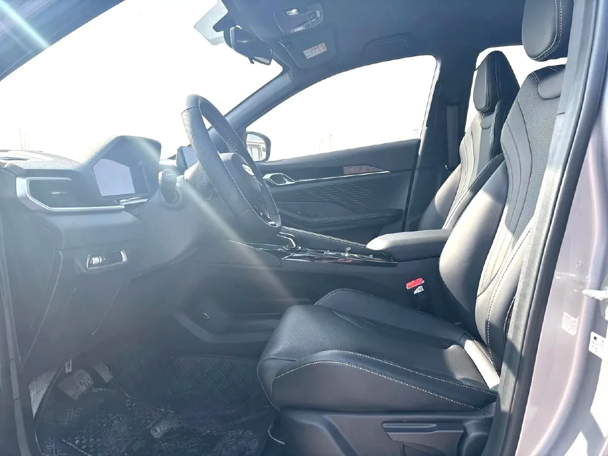 2025 Geely Coolray 1.5T 181HP L4 7DCT,autocango,china used car exporter,china ev exporter,chinese used car exporter,chinese used ev exporter