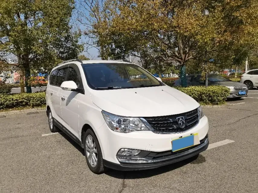 2016 BaoJun 560 1.5T 150HP L4 6MT,autocango,china used car exporter,china ev exporter,chinese used car exporter,chinese used ev exporter