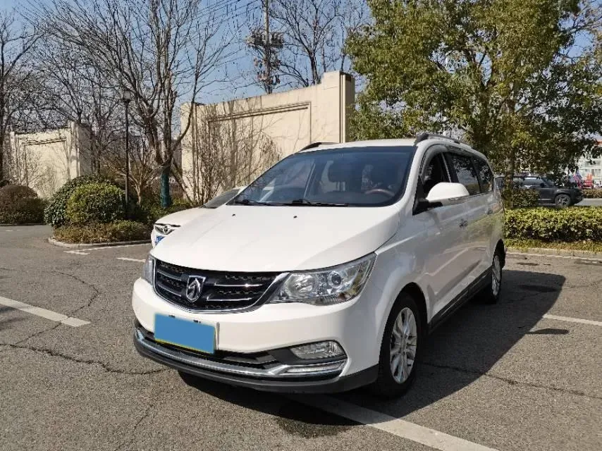 2016 BaoJun 560 1.5T 150HP L4 6MT,autocango,china used car exporter,china ev exporter,chinese used car exporter,chinese used ev exporter