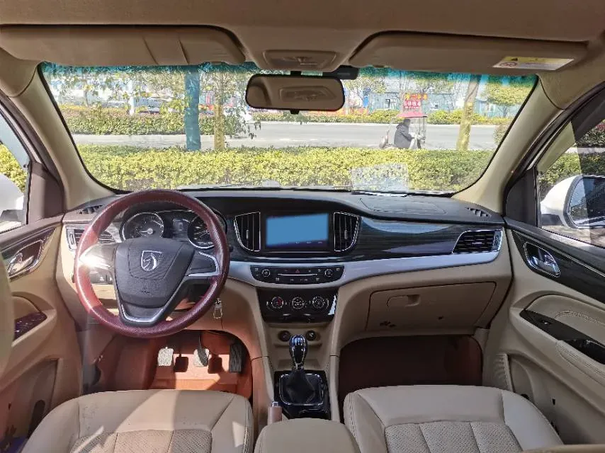 2016 BaoJun 560 1.5T 150HP L4 6MT,autocango,china used car exporter,china ev exporter,chinese used car exporter,chinese used ev exporter