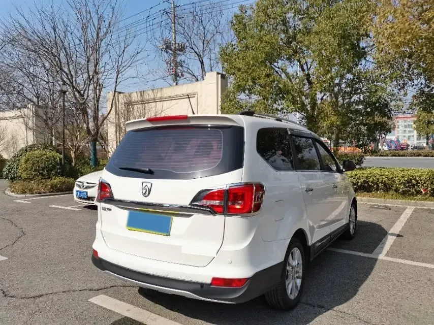 2016 BaoJun 560 1.5T 150HP L4 6MT,autocango,china used car exporter,china ev exporter,chinese used car exporter,chinese used ev exporter