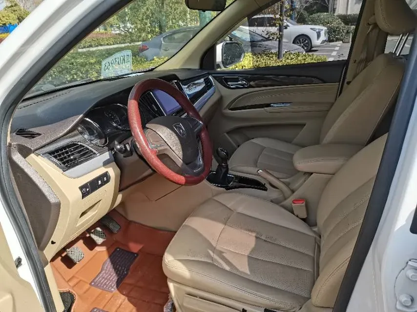 2016 BaoJun 560 1.5T 150HP L4 6MT,autocango,china used car exporter,china ev exporter,chinese used car exporter,chinese used ev exporter