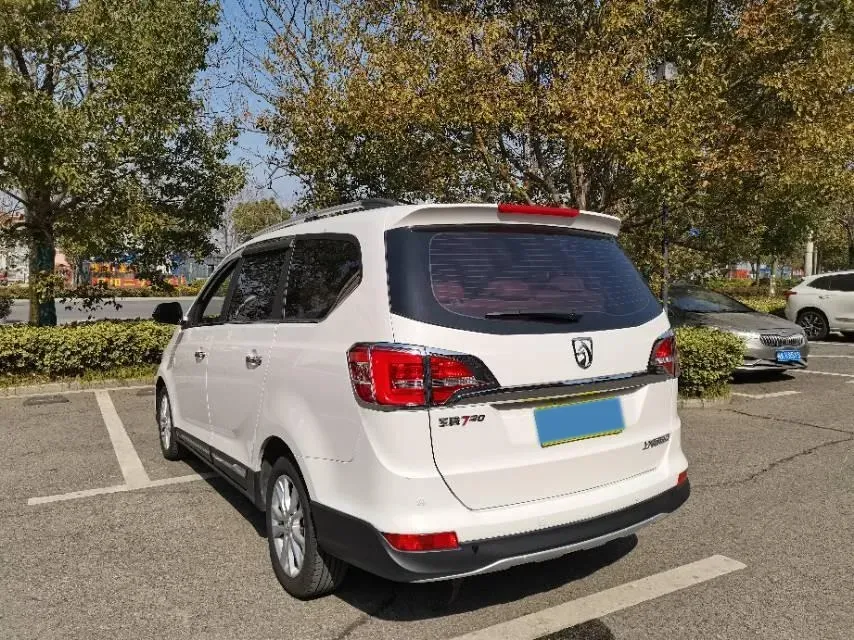 2016 BaoJun 560 1.5T 150HP L4 6MT,autocango,china used car exporter,china ev exporter,chinese used car exporter,chinese used ev exporter