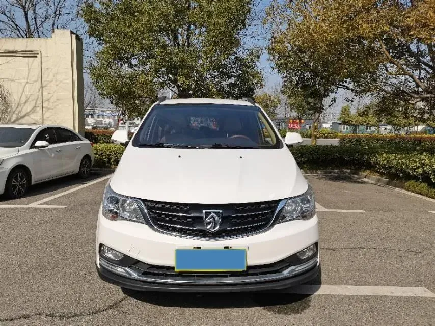 2016 BaoJun 560 1.5T 150HP L4 6MT,autocango,china used car exporter,china ev exporter,chinese used car exporter,chinese used ev exporter