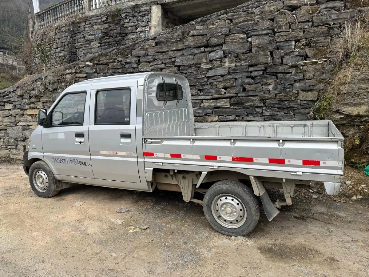 2015 WuLing RongGuang V 1.5L 112HP L4 5MT,autocango,china used car exporter,china ev exporter,chinese used car exporter,chinese used ev exporter