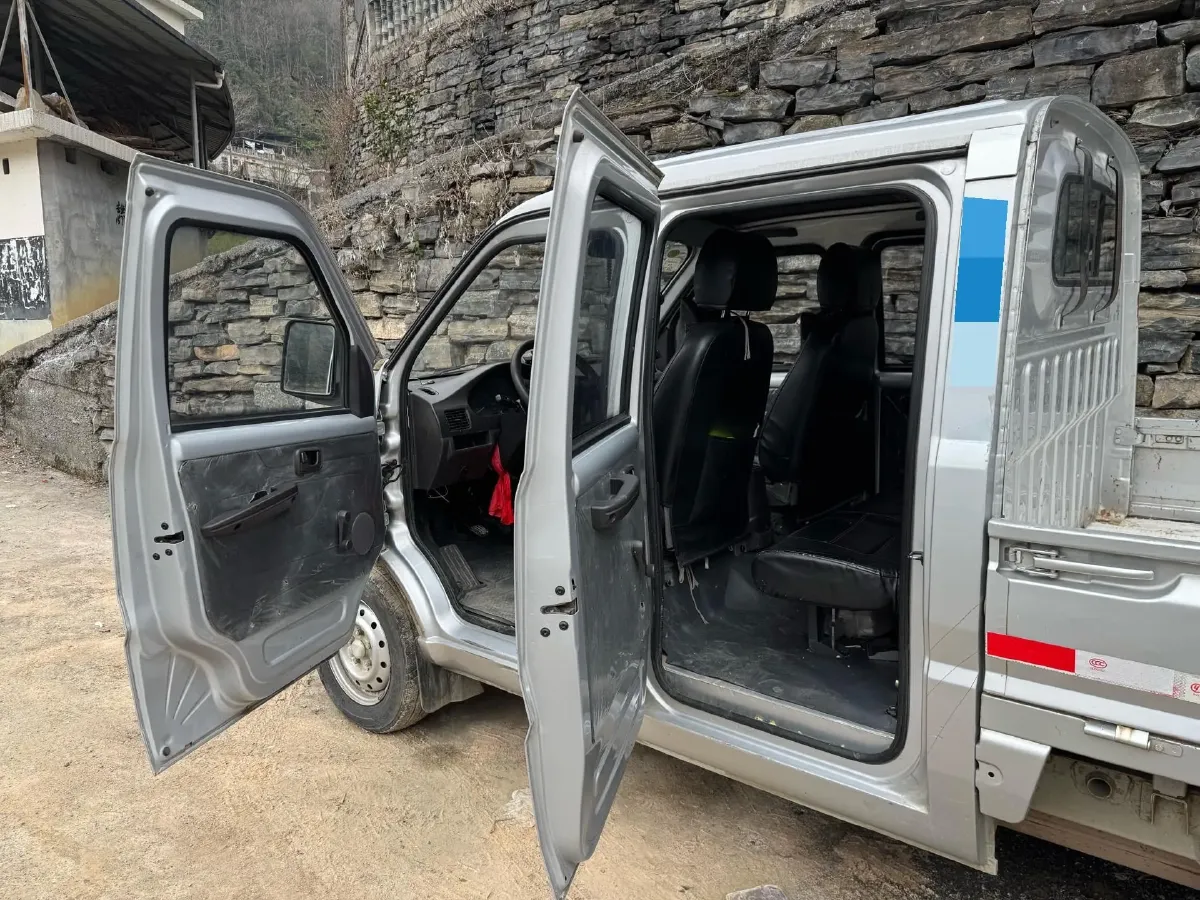 2015 WuLing RongGuang V 1.5L 112HP L4 5MT,autocango,china used car exporter,china ev exporter,chinese used car exporter,chinese used ev exporter