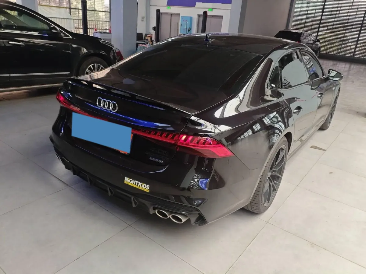 2024 Audi A7L 2.0T 245HP L4 7DCT,autocango,china used car exporter,china ev exporter,chinese used car exporter,chinese used ev exporter