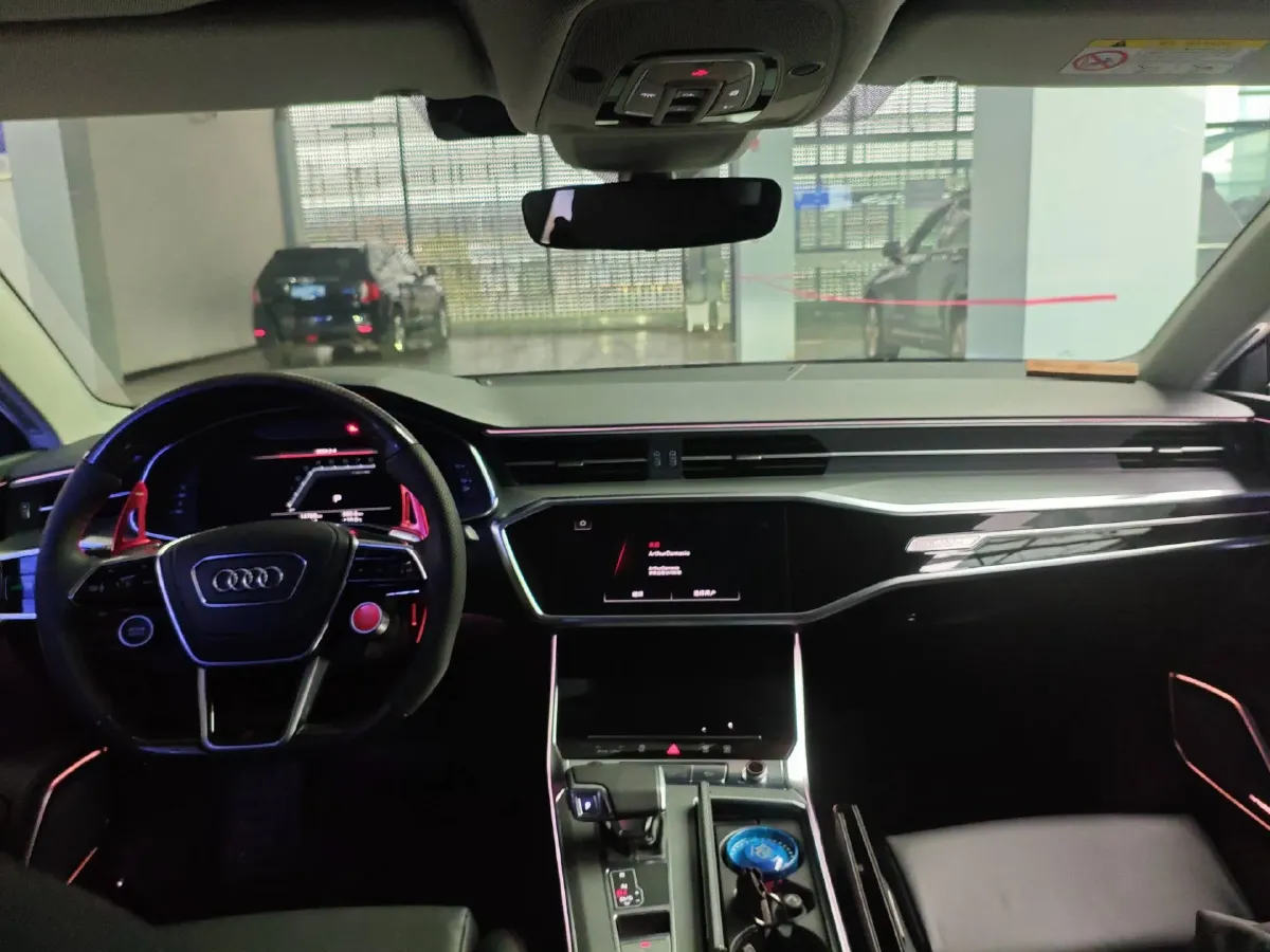 2024 Audi A7L 2.0T 245HP L4 7DCT,autocango,china used car exporter,china ev exporter,chinese used car exporter,chinese used ev exporter