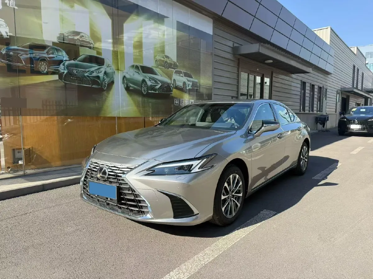 2025 Lexus ES 2.0L 173HP L4 CVT,autocango,china used car exporter,china ev exporter,chinese used car exporter,chinese used ev exporter