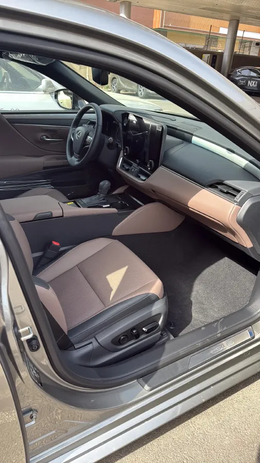 2025 Lexus ES 2.0L 173HP L4 CVT,autocango,china used car exporter,china ev exporter,chinese used car exporter,chinese used ev exporter