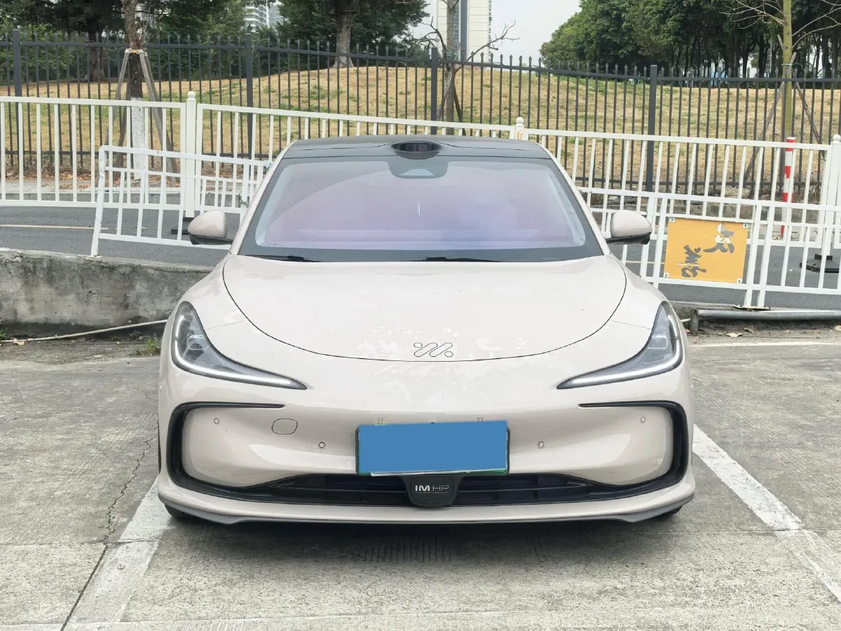 2024 IM L6 BEV 83KWH,autocango,china used car exporter,china ev exporter,chinese used car exporter,chinese used ev exporter