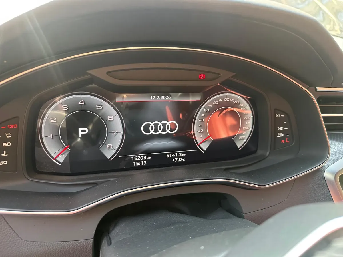 2024 Audi A7L 2.0T 245HP L4 7DCT,autocango,china used car exporter,china ev exporter,chinese used car exporter,chinese used ev exporter