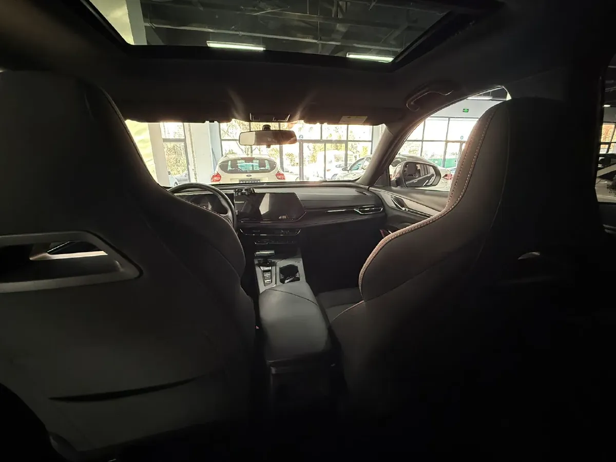 2025 ChangAn X5 PLUS 1.5T 188HP L4 7DCT,autocango,china used car exporter,china ev exporter,chinese used car exporter,chinese used ev exporter