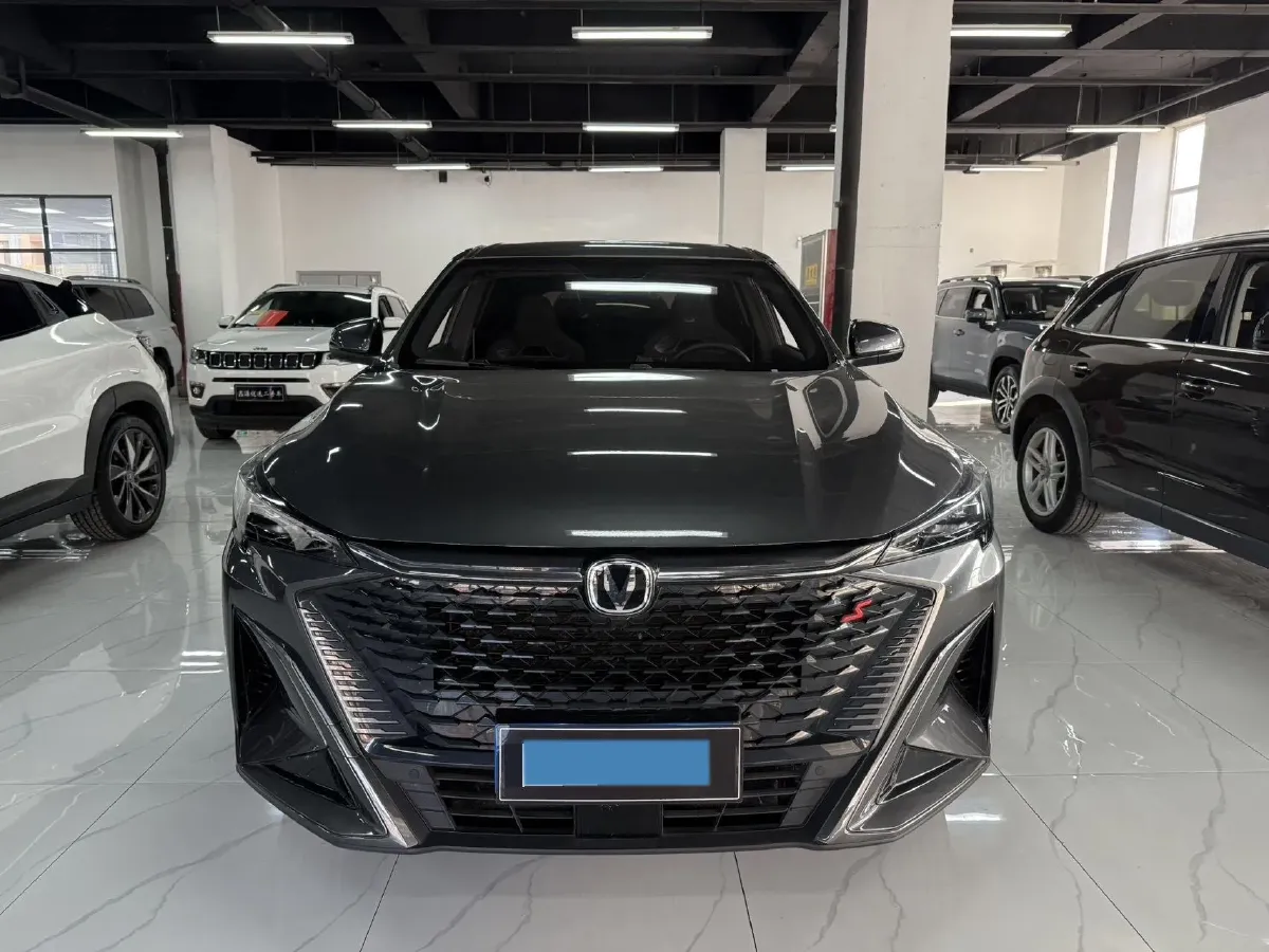 2025 ChangAn X5 PLUS 1.5T 188HP L4 7DCT,autocango,china used car exporter,china ev exporter,chinese used car exporter,chinese used ev exporter