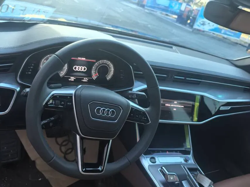 2025 Audi A6L 2.0T 190HP L4 7DCT,autocango,china used car exporter,china ev exporter,chinese used car exporter,chinese used ev exporter