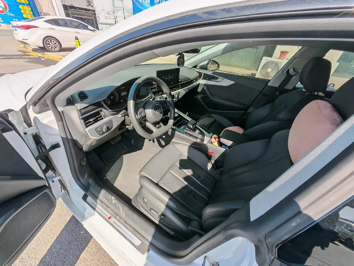 2022 Audi A5 2.0T 204HP L4 7DCT,autocango,china used car exporter,china ev exporter,chinese used car exporter,chinese used ev exporter